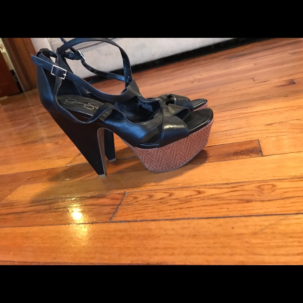 Heels - Picture 2 of 2